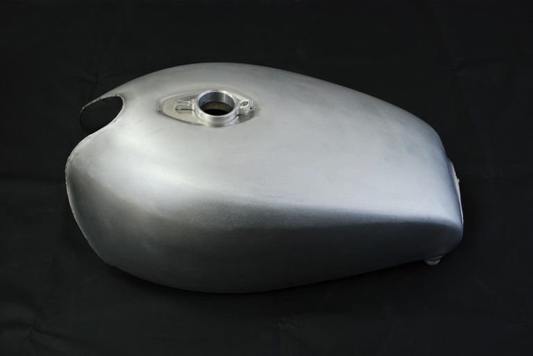 Kawasaki Z900 Aluminum fuel tank | BEATER-JAPAN - Aluminum tank